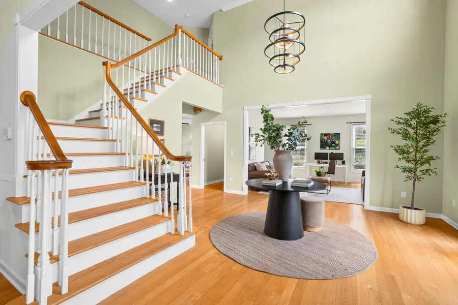 215 E Beechwood COURT, Mequon, WI 53092 - #3