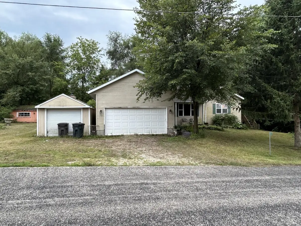 W5123 Wisconsin DRIVE, Elkhorn, WI 53121 - #1