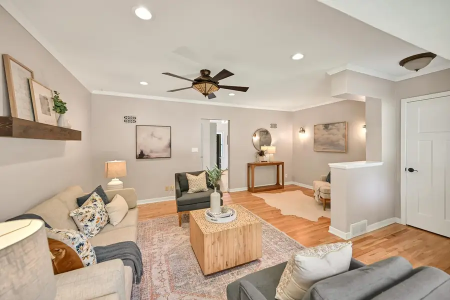 W62N352 Hanover AVENUE, Cedarburg, WI 53012 - #3