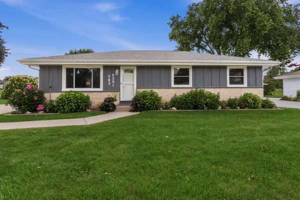 W243N6591 Westhaven DRIVE, Sussex, WI 53089