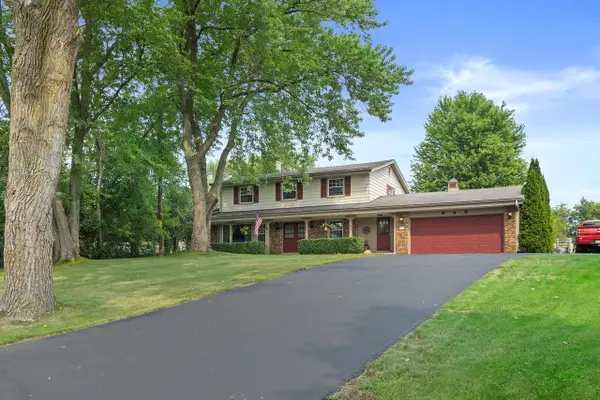 W227S4508 Patricia LANE, Waukesha, WI 53189