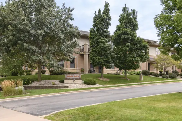W129N6811 Northfield DRIVE #107, Menomonee Falls, WI 53051