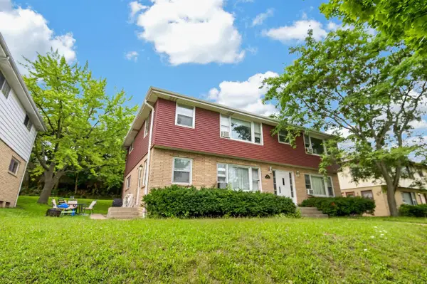 809 John STREET, Waukesha, WI 53188
