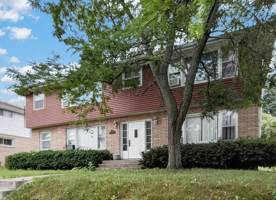 809 John STREET, Waukesha, WI 53188 - #2