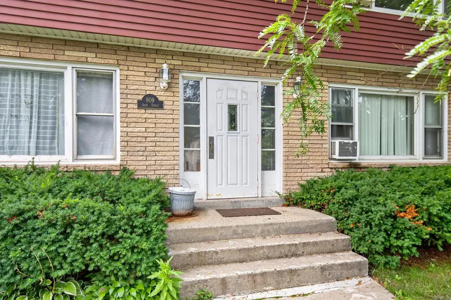 809 John STREET, Waukesha, WI 53188 - #3