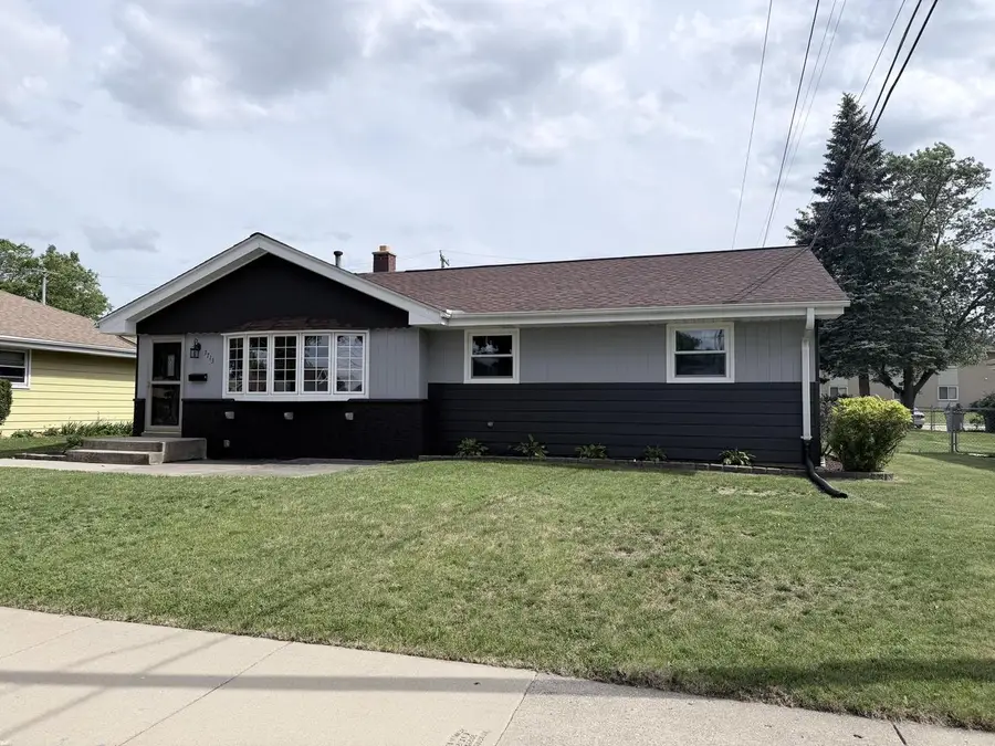 7713 W Verona COURT, Milwaukee, WI 53219 - #2