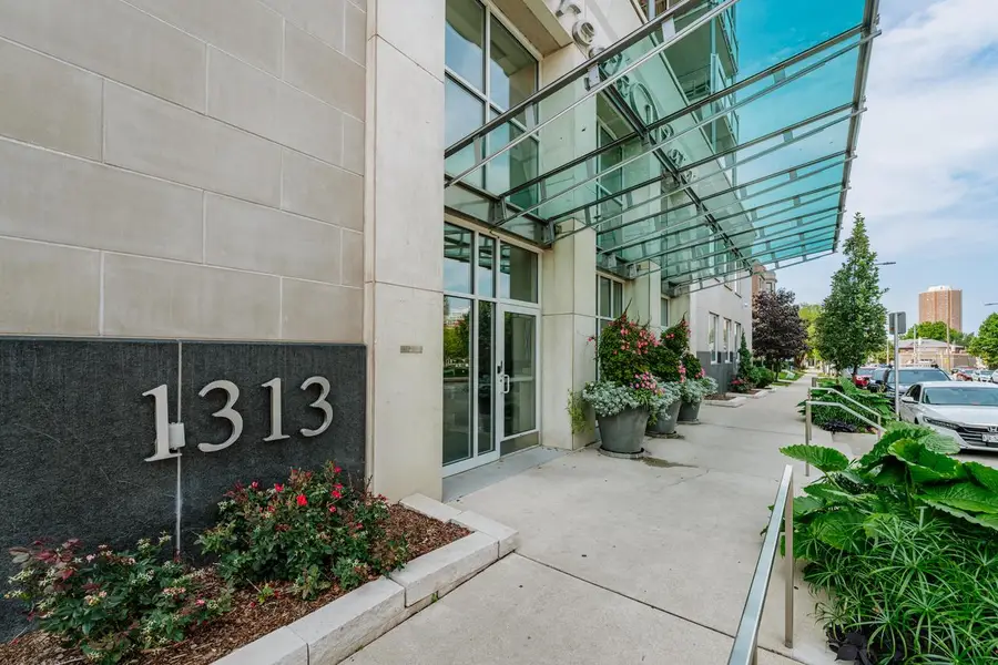 1313 N Franklin PLACE #803, Milwaukee, WI 53202 - #2