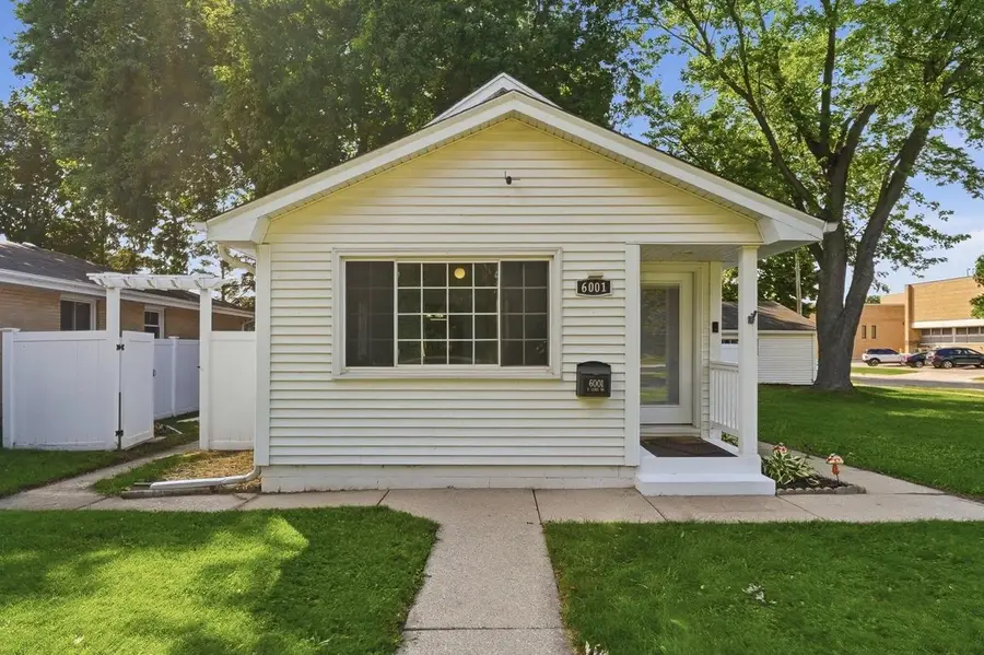 6001 S Lake DRIVE, Cudahy, WI 53110 - #2