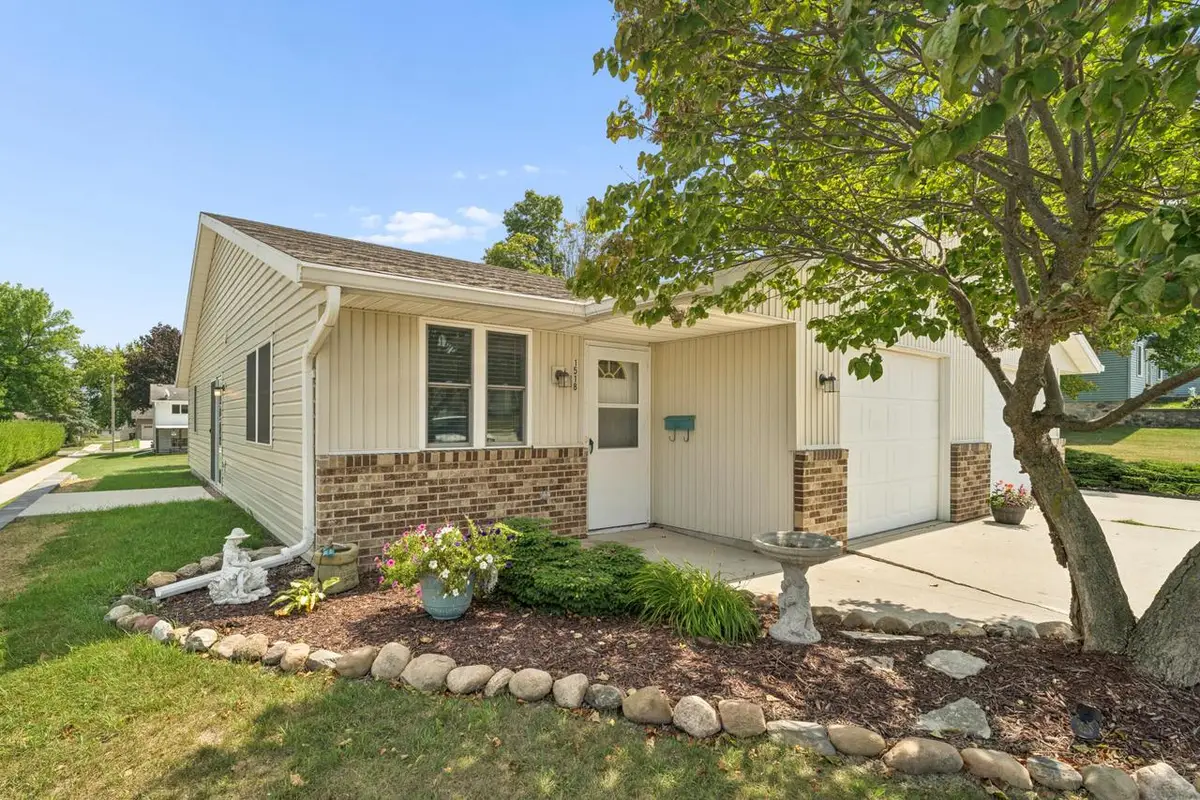 1518 Mason STREET, New Holstein, WI 53061 - #1