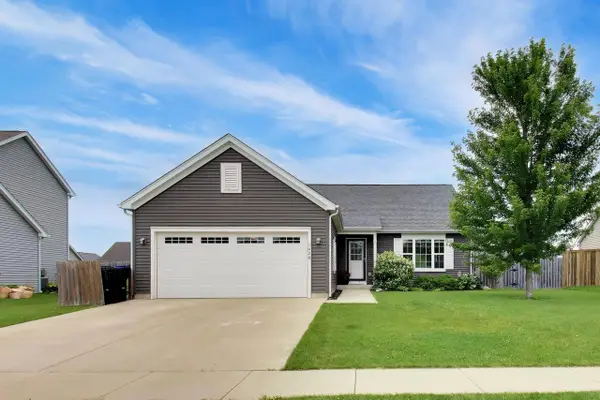 1420 E Longneedle LANE, Elkhorn, WI 53121