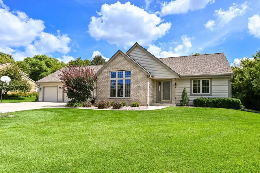 9558 S Fairway CIRCLE, Franklin, WI 53132 - #2
