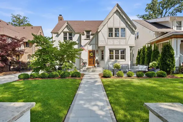 840 E Birch AVENUE, Whitefish Bay, WI 53217