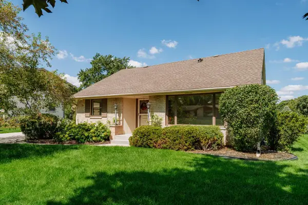 12720 W Eden TRAIL, New Berlin, WI 53151
