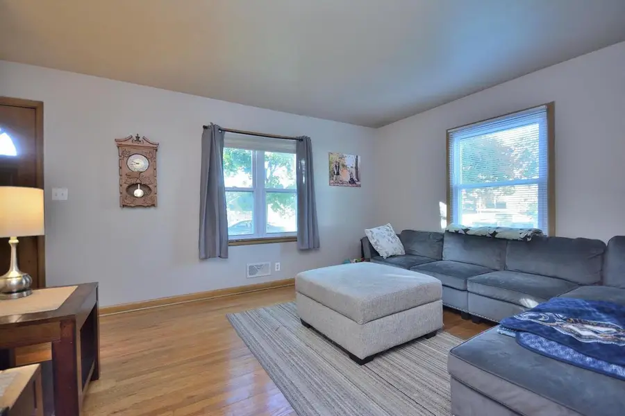 5010 W Euclid AVENUE, Milwaukee, WI 53219 - #2