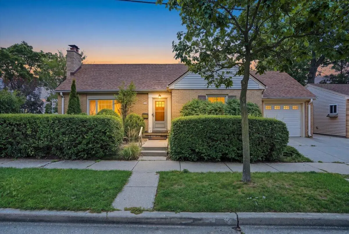427 E Van Norman AVENUE, Milwaukee, WI 53207 - #1