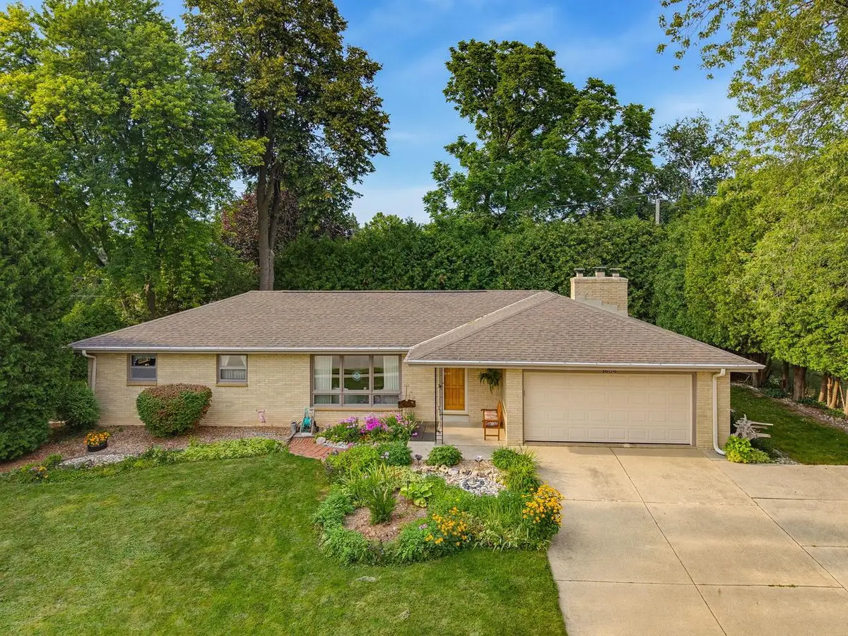 1606 N Pine STREET, Grafton, WI 53024 - #1
