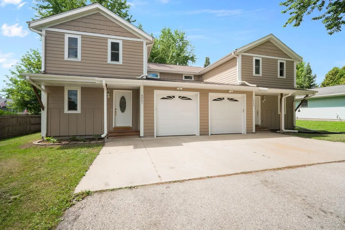 6867 Enge DRIVE, West Bend, WI 53090 - #1