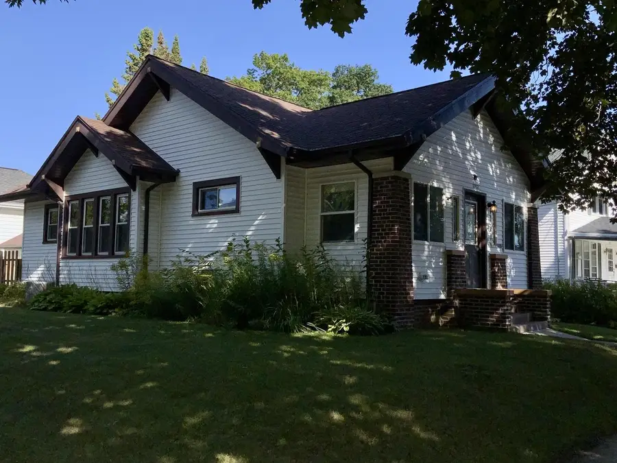 1002 N 16th STREET, Manitowoc, WI 54220 - #2