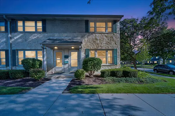 4863 N Santa Monica BOULEVARD, Milwaukee, WI 53217