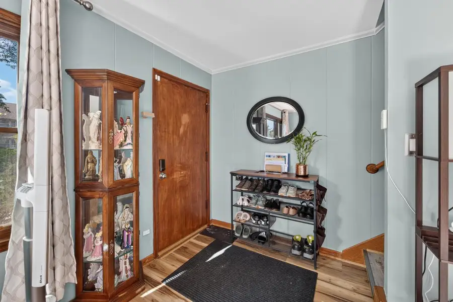 4863 N Santa Monica BOULEVARD, Milwaukee, WI 53217 - #2