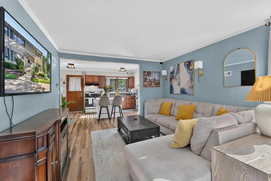4863 N Santa Monica BOULEVARD, Milwaukee, WI 53217 - #3