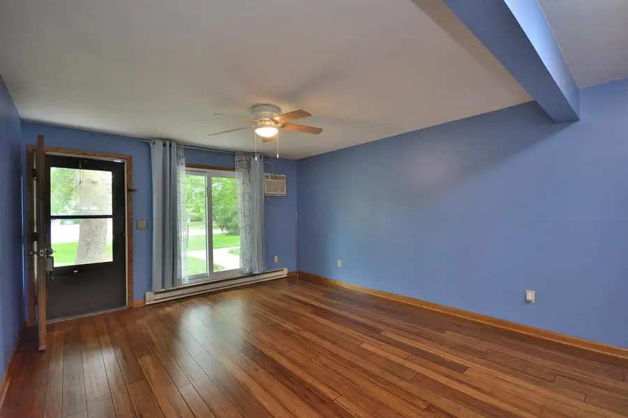 1686 S Carriage LANE, New Berlin, WI 53151 - #3