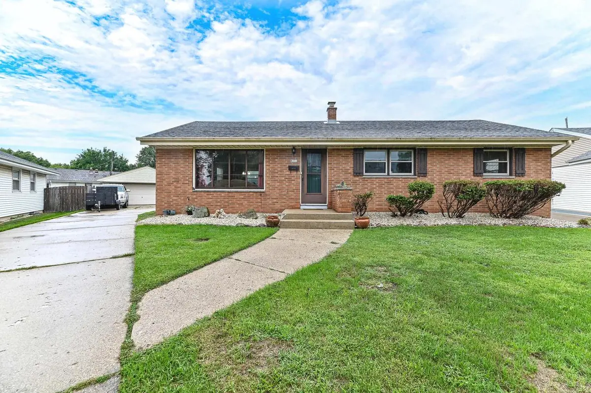 8231 W New Jersey AVENUE, Milwaukee, WI 53220 - #1