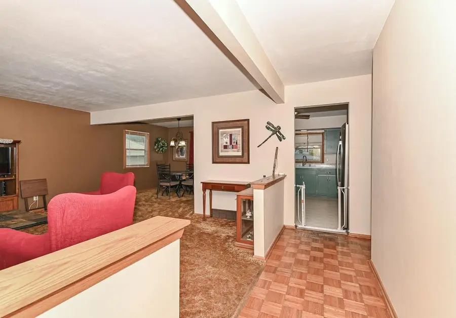 8231 W New Jersey AVENUE, Milwaukee, WI 53220 - #3