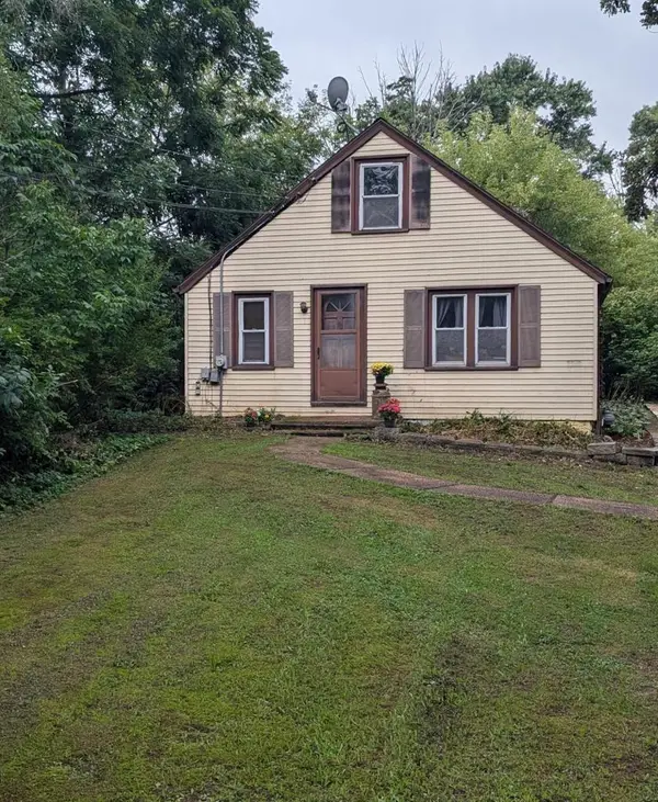 6115 S Linnie Lac DRIVE, New Berlin, WI 53146