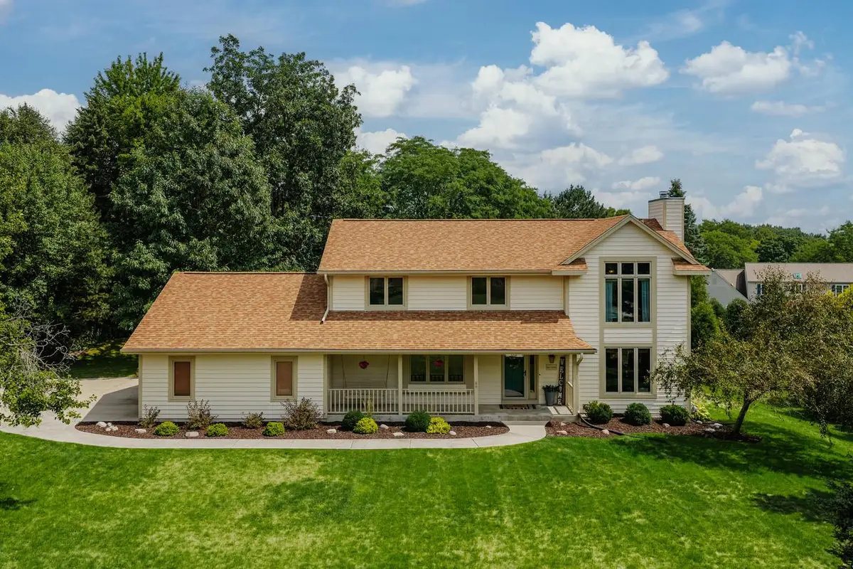 W237N3390 Five Fields ROAD, Pewaukee, WI 53072 - #1