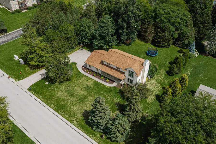 W237N3390 Five Fields ROAD, Pewaukee, WI 53072 - #2
