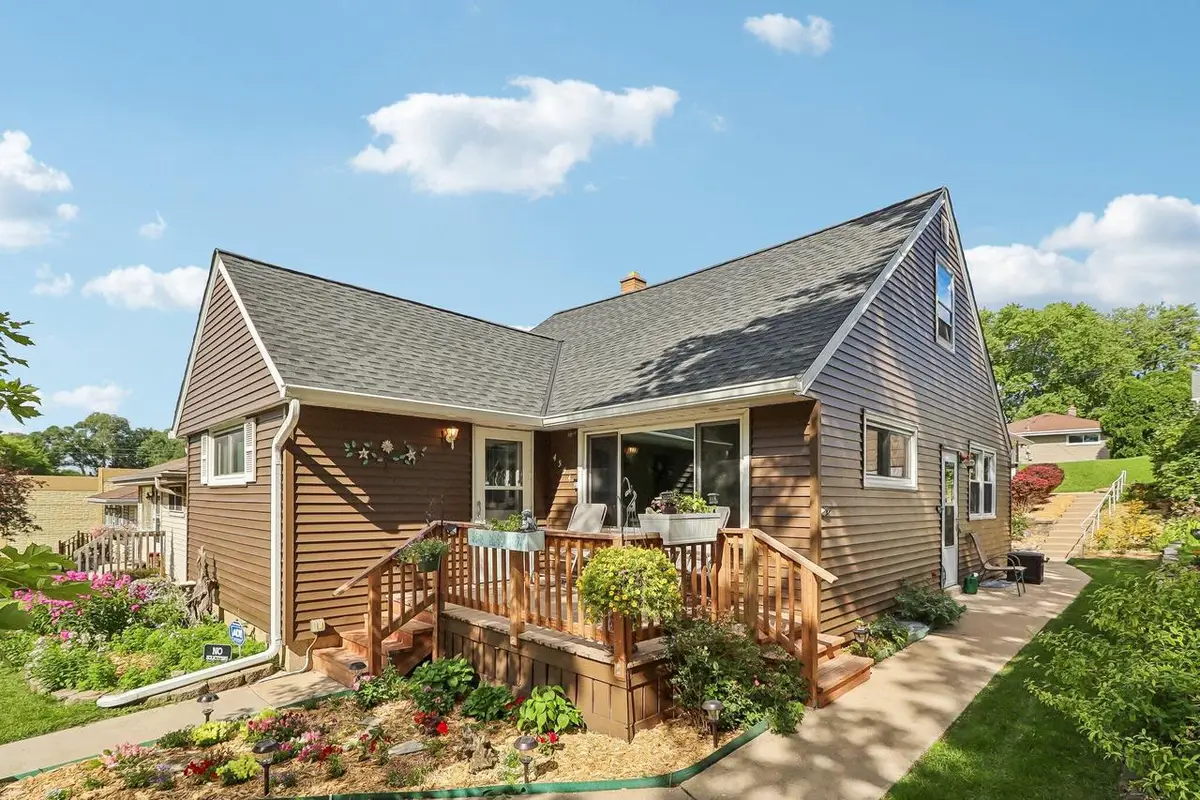 4554 S 48th STREET, Greenfield, WI 53220 - #1