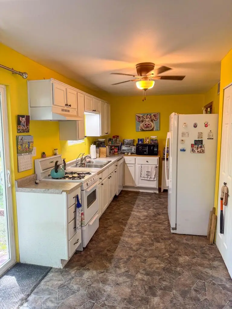 2908 Circle DRIVE, Burlington, WI 53105 - #2