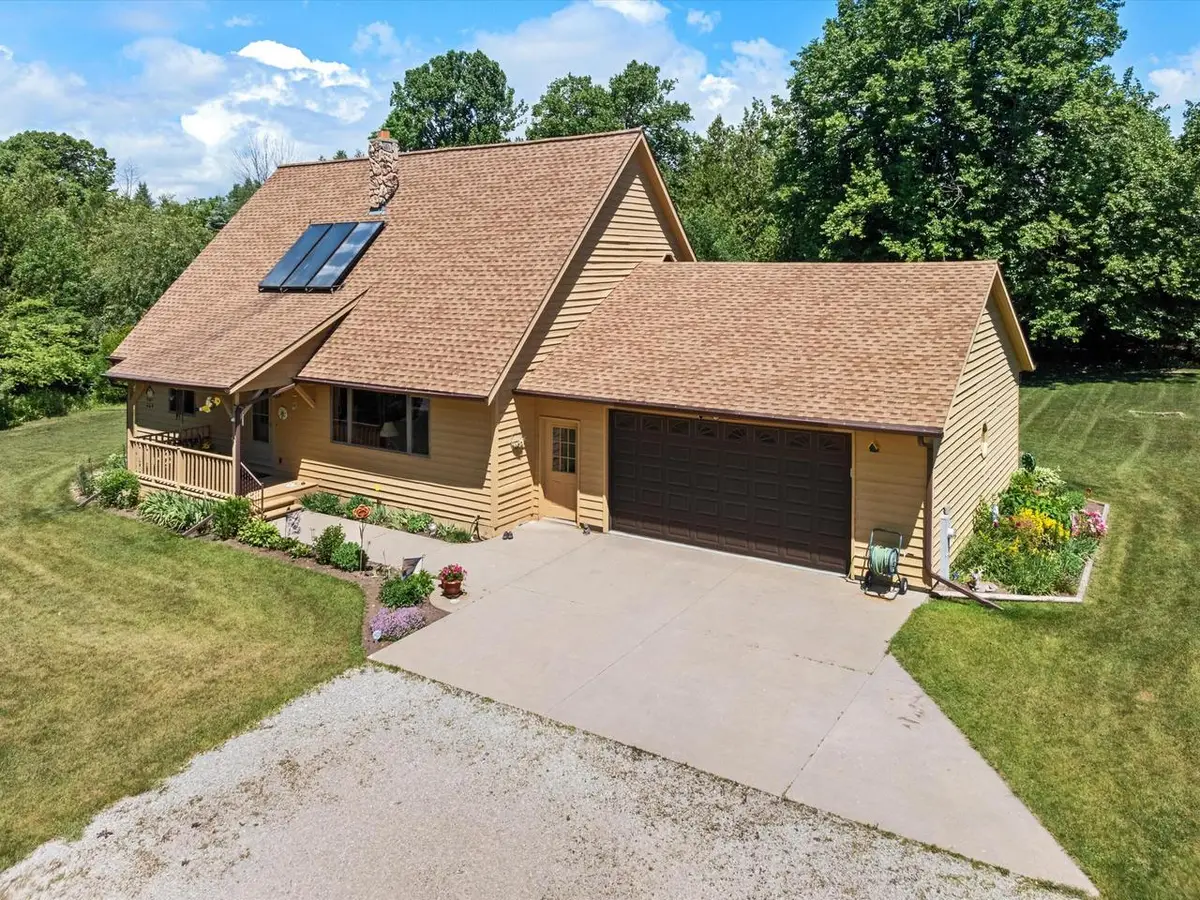 3418 W Twin LANE, Two Rivers, WI 54241 - #1