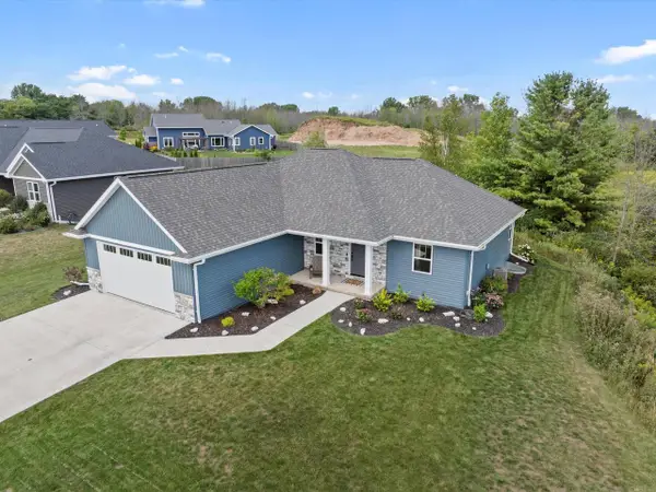 364 Lake Breeze WAY, Two Rivers, WI 54241