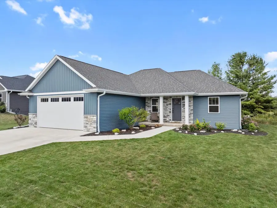364 Lake Breeze WAY, Two Rivers, WI 54241 - #2
