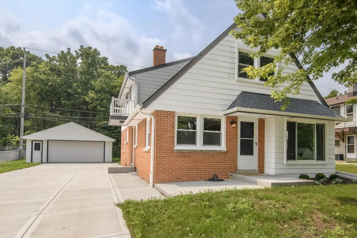 3708 9th AVENUE, South Milwaukee, WI 53172 - #1
