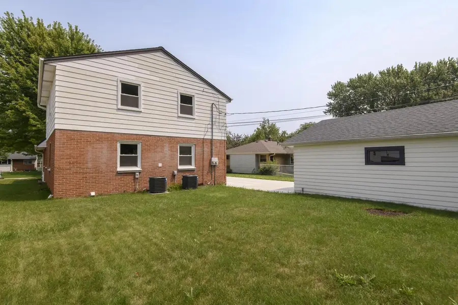 3708 9th AVENUE, South Milwaukee, WI 53172 - #2