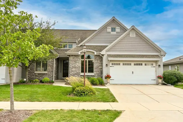 1107 Woodland Hills DRIVE, Waukesha, WI 53188