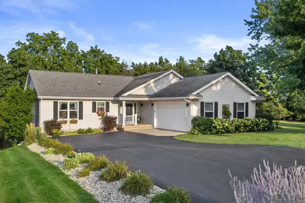 8601 221st AVENUE, Salem, WI 53168