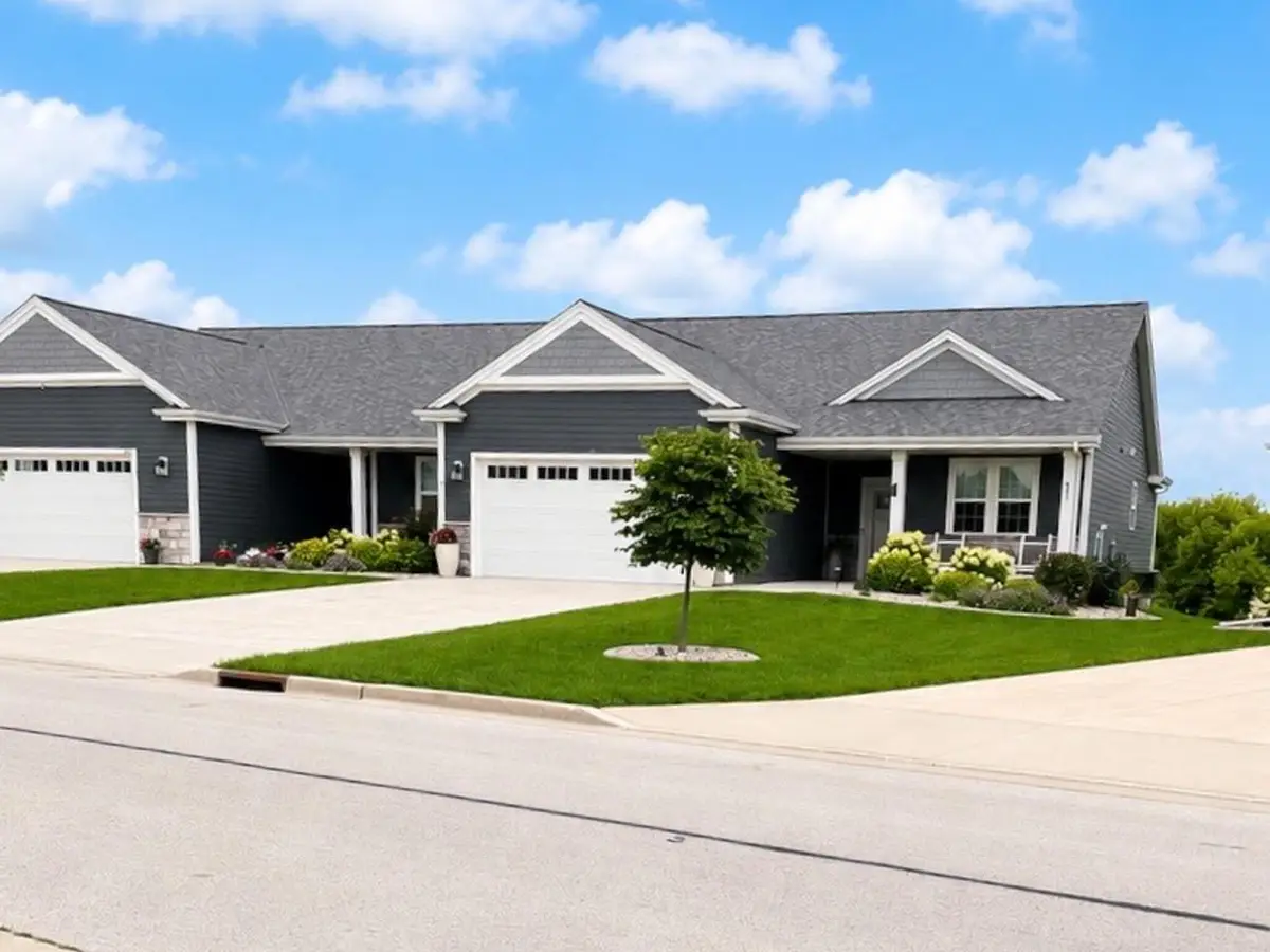 1878 Farmlane DRIVE, Slinger, WI 53086 - #1