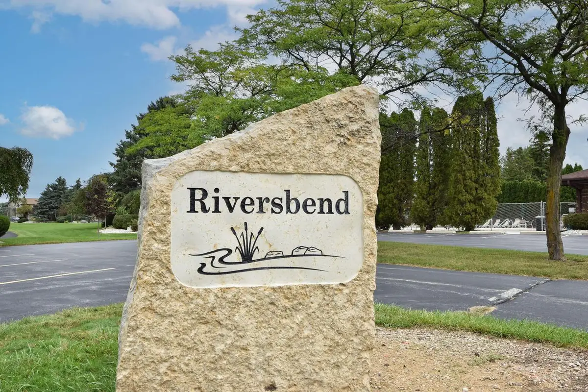 W177N9765 Riversbend CIRCLE E, Germantown, WI 53022 - #1