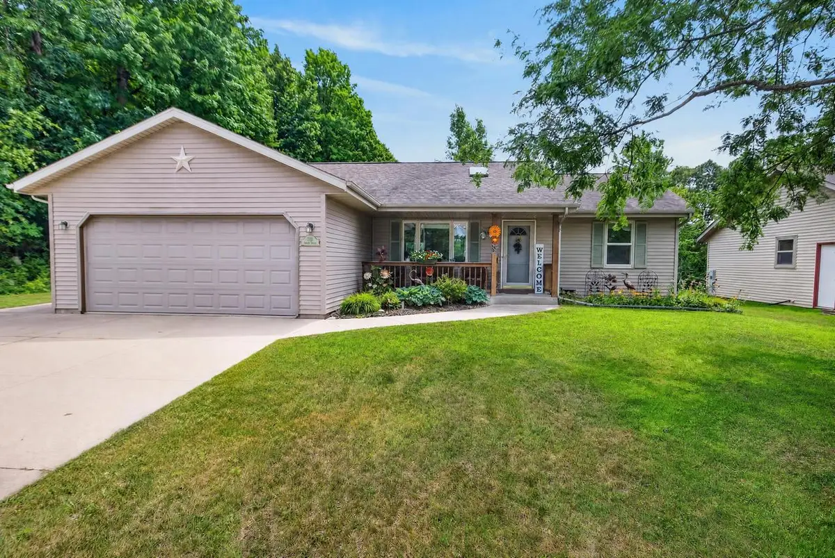 513 Polaris STREET, West Bend, WI 53095 - #1