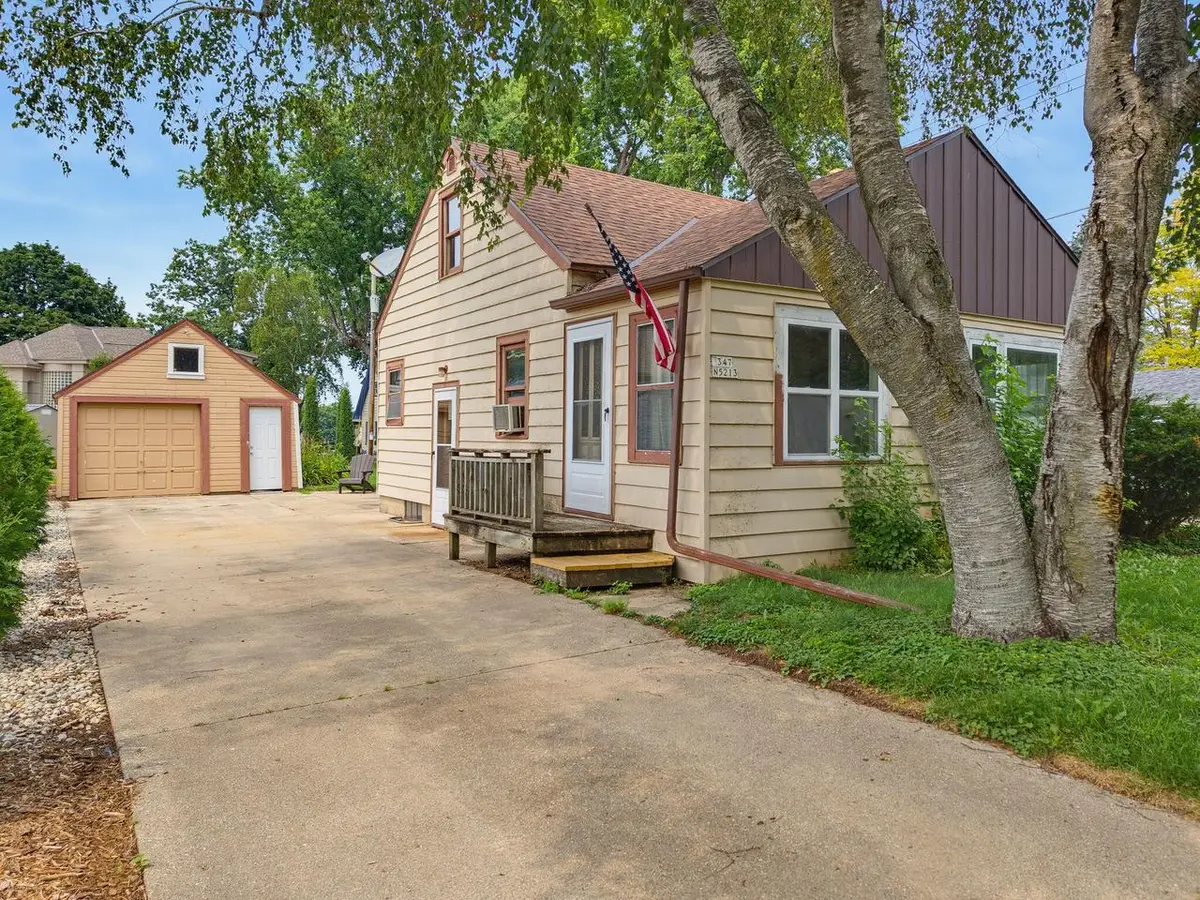 W347N5213 Elm AVENUE, Okauchee, WI 53069 - #1