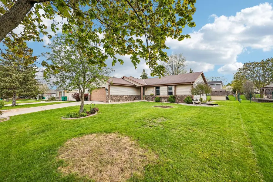 W163N10528 Ridgeview LANE, Germantown, WI 53022 - #2