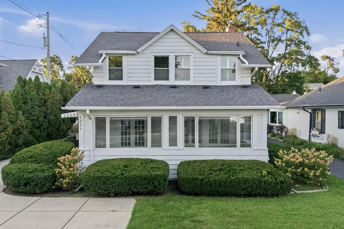 1221 W Main STREET, Lake Geneva, WI 53147 - #1