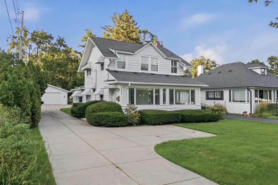 1221 W Main STREET, Lake Geneva, WI 53147 - #2