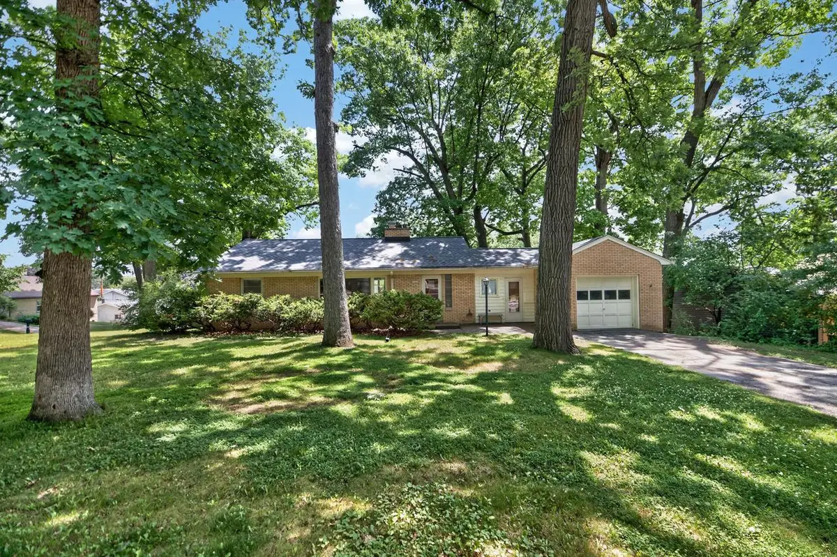 11605 W Mount Vernon AVENUE, Wauwatosa, WI 53226 - #1