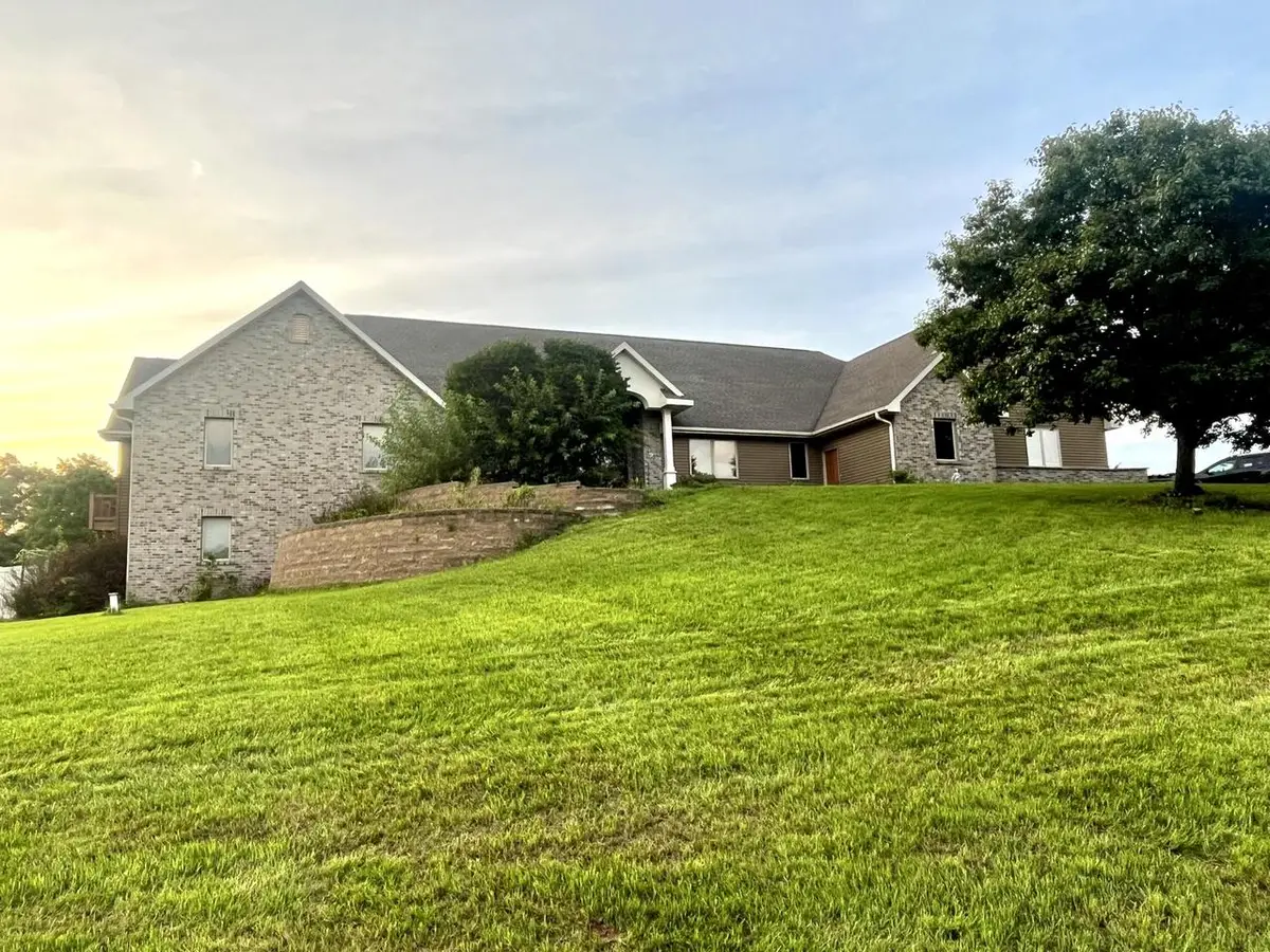N779 Twin Knolls DRIVE, Fort Atkinson, WI 53538 - #1