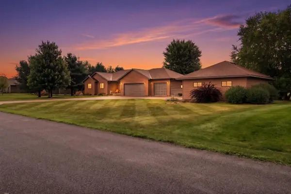 N8670 Hanson DRIVE, Holmen, WI 54636